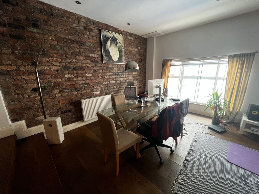 3 bed flat to rent in Regents Court, Oldham Street, Manchester, City