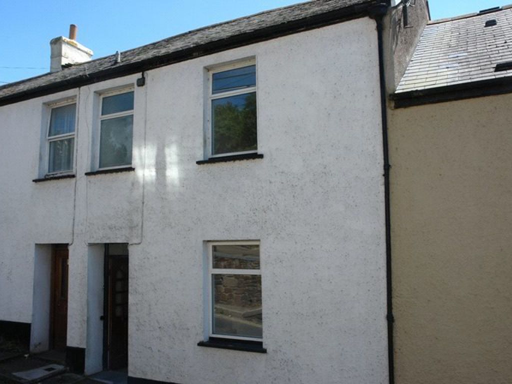 2 bed terraced house to rent in Mill Street, Great Torrington, Devon