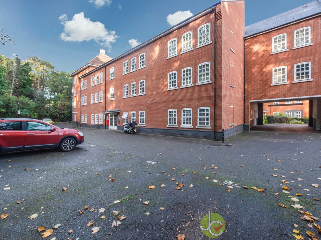 Albany Gardens, Hythe, Colchester CO2  