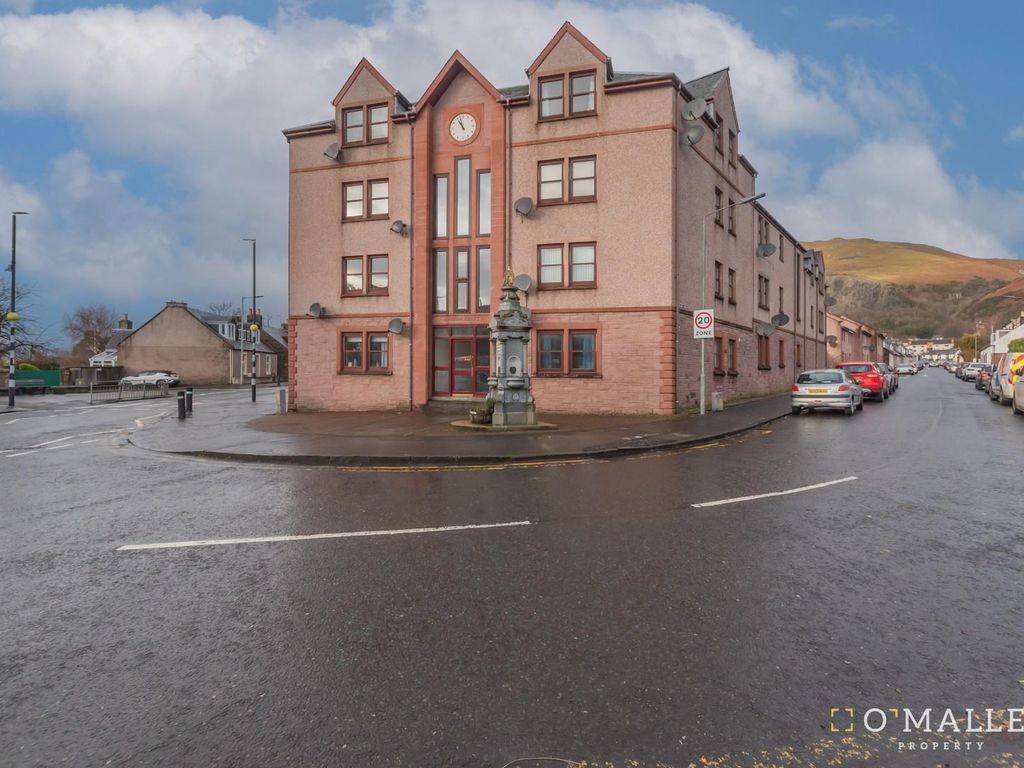 2 bed flat for sale in Curran Court, Tillicoultry FK13, £89,995 Zoopla