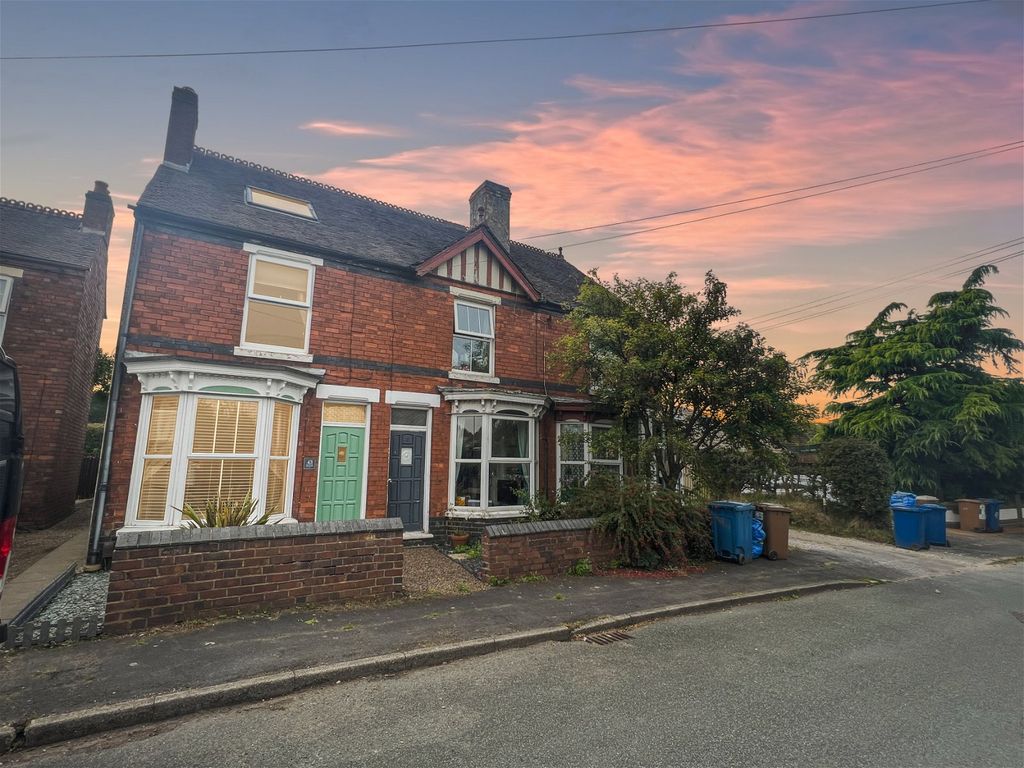 4 bed end terrace house for sale in Overton Lane, Hammerwich, Burntwood