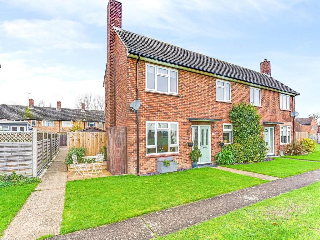 2 bed semidetached house for sale in Cardiff Place, Bassingbourn