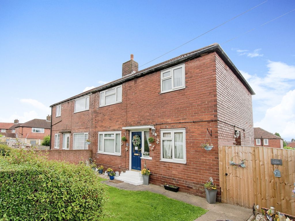 3 bed semidetached house for sale in The Pleasance, Swillington, Leeds