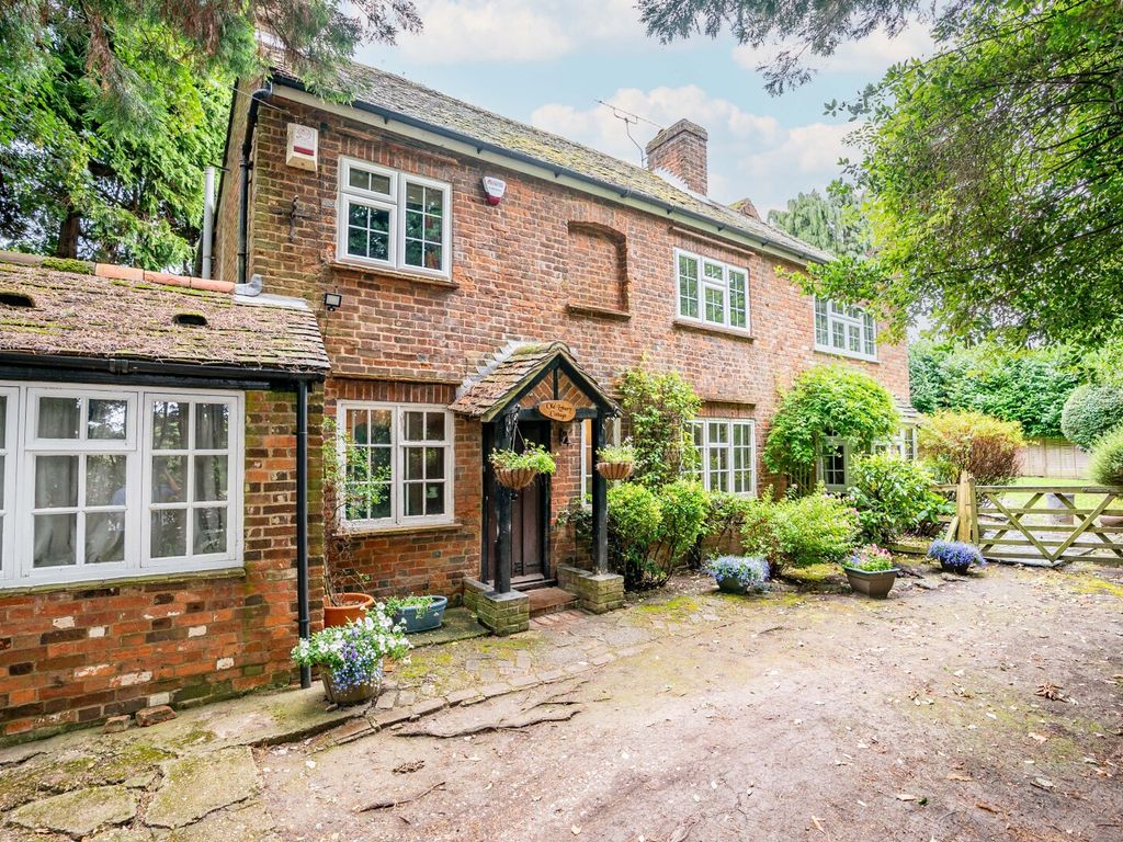 4 bed detached house for sale in Lybury Lane, Redbourn, St. Albans