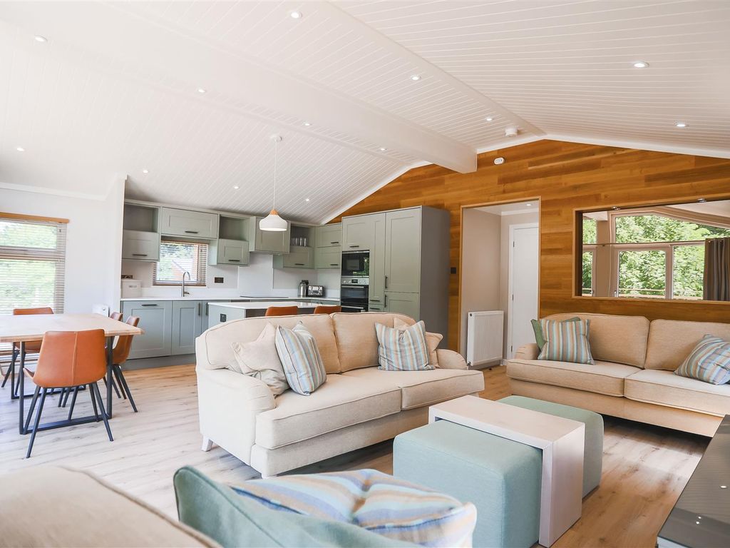 3 bed mobile/park home for sale in Mill Lane, Gisburn, Clitheroe BB7