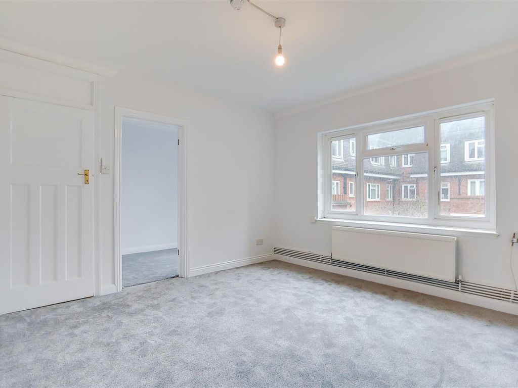 2 bed flat to rent in North End Road, Wembley HA9, £1,600 pcm Zoopla