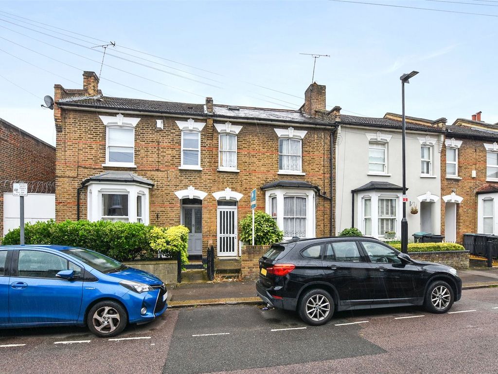 3 bed detached house for sale in Terrick Road, London N22, £650,000