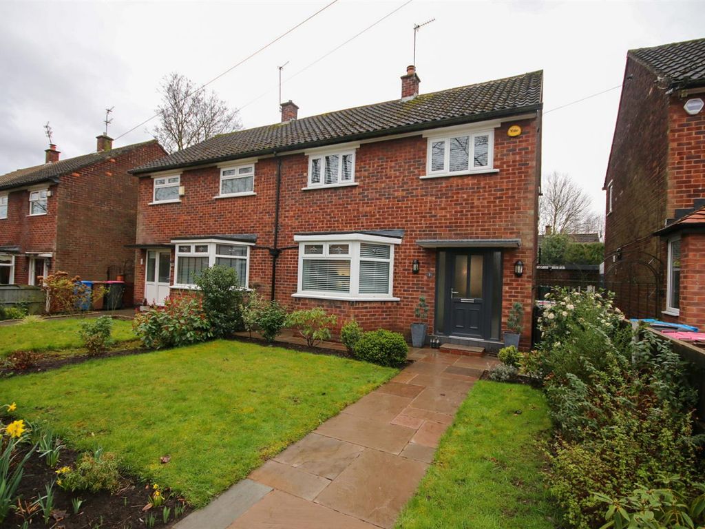 3 bed semidetached house for sale in Bedford Road, Eccles, Manchester M30 Zoopla