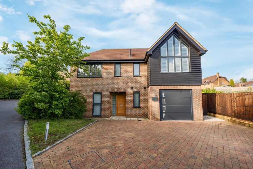 4 bed detached house for sale in Marlow Bottom, Buckinghamshire SL7, £1,000,000 Zoopla