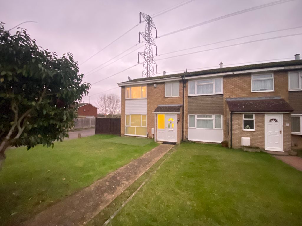 3 bed end terrace house to rent in Leaside, Houghton Regis, Dunstable