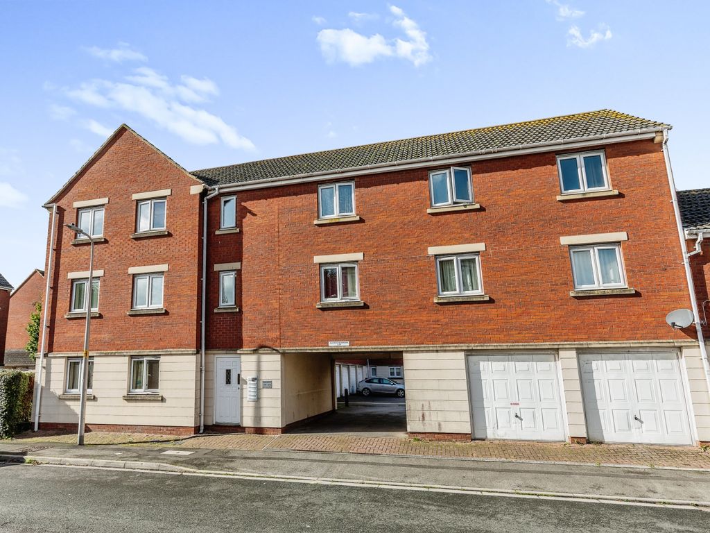 2 bed flat for sale in Macfarlane Chase, WestonSuperMare, Somerset