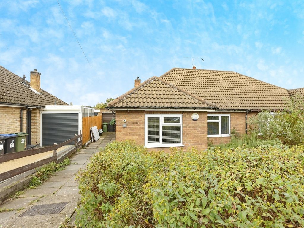 3 bed semidetached bungalow for sale in Sedgefield Drive, Thurnby