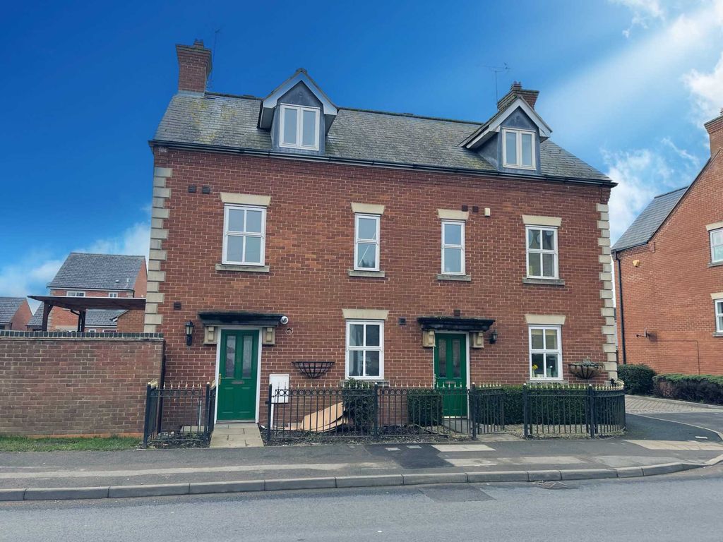 5 bed semidetached house to rent in Harvard Close, Moreton In Marsh