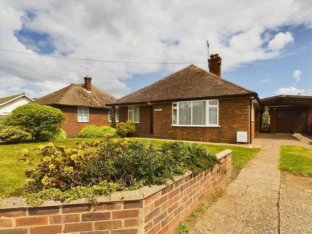 3 bed bungalow for sale in Edmonton Road, Kesgrave, Ipswich IP5, £