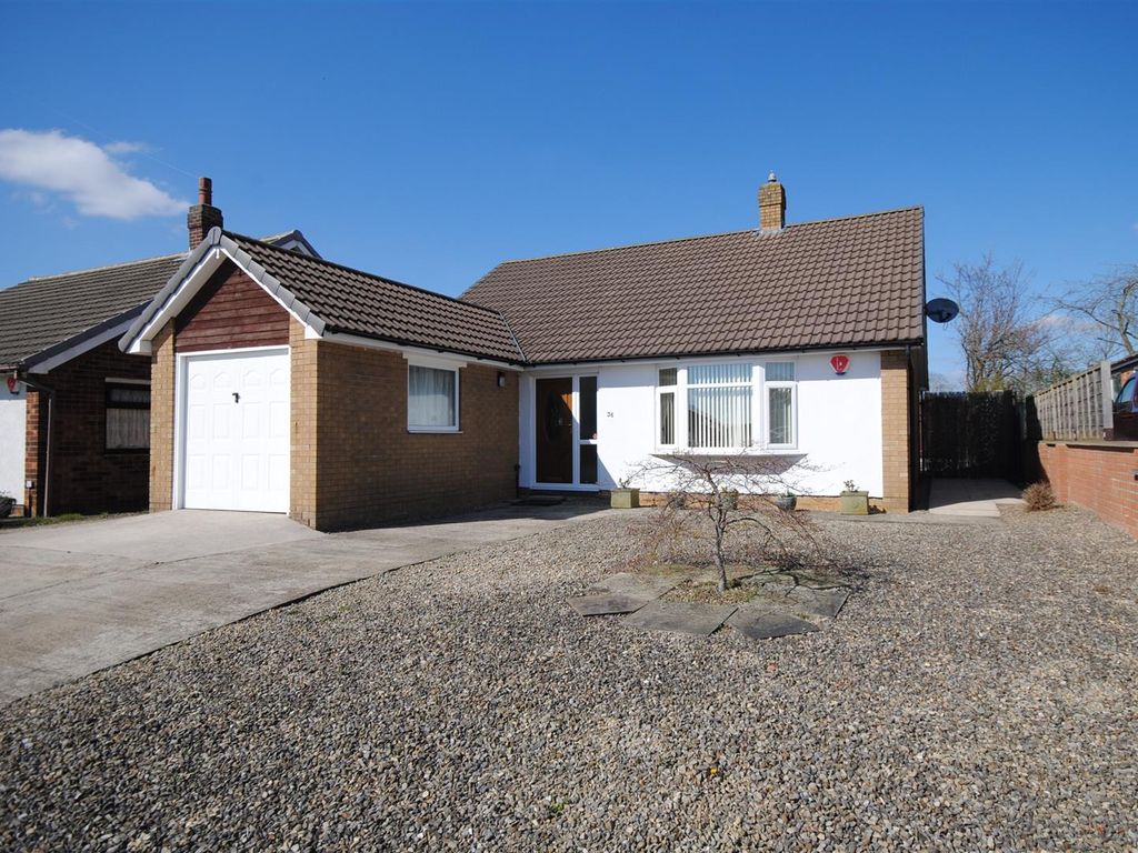 3 bed detached bungalow for sale in Springmead Drive, Garforth, Leeds