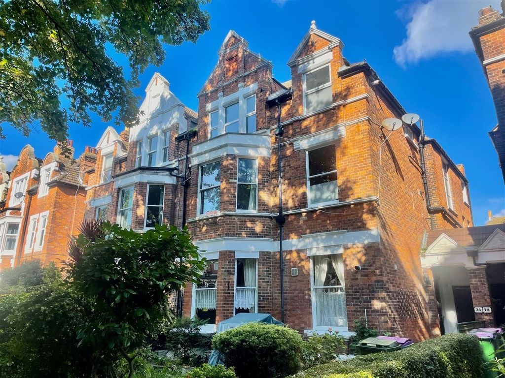 4 bed flat to rent in Bouverie Road West, Folkestone CT20 Zoopla