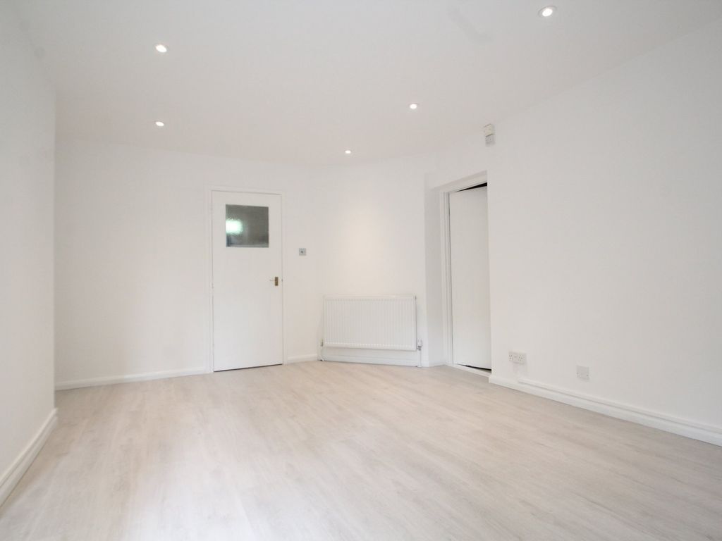 Studio to rent in Hollins House, Tufnell Park Road, Tufnell Park