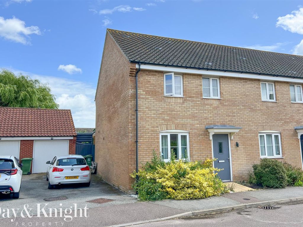 3 bed semidetached house for sale in Meadowsweet Road, CaisterOnSea