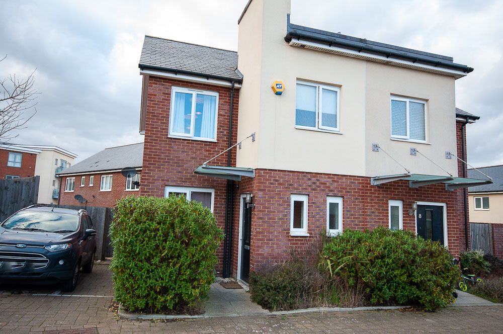 2 bed semidetached house to rent in Tourtel Yard, Northfleet