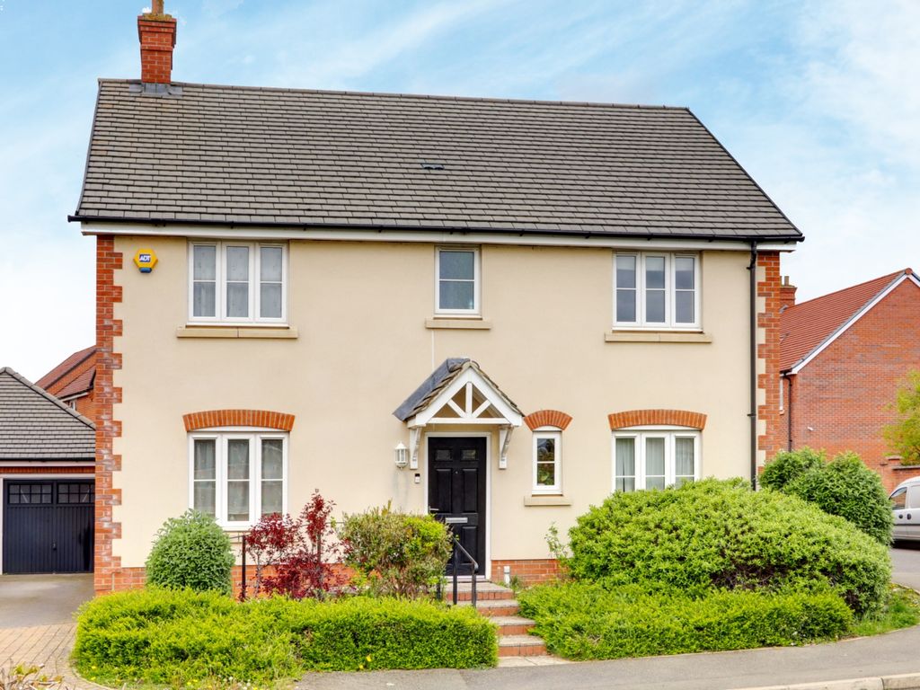 5 bed detached house for sale in Cherry Orchard Place, Abington