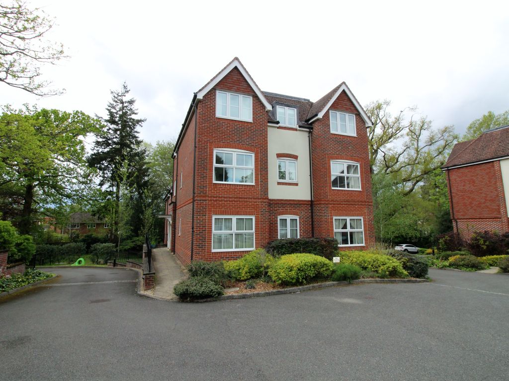 2 bed flat to rent in St. Catherines Wood, Camberley GU15 Zoopla