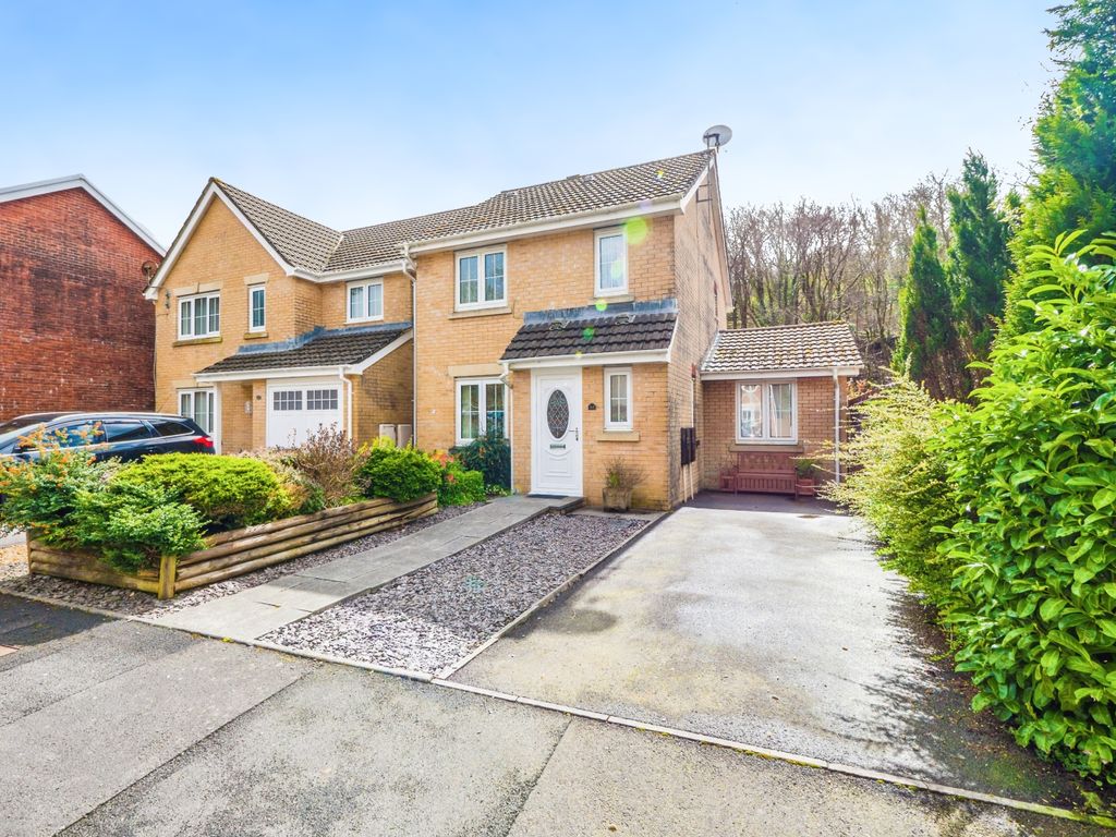 3 bed detached house for sale in Cwm Felin, Bridgend CF35, £230,000