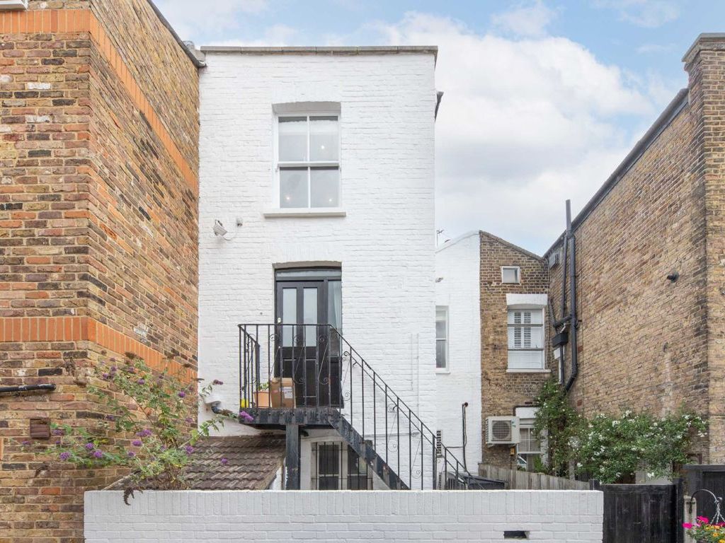 2 bed flat for sale in Devonshire Mews, London W4, £635,000 Zoopla