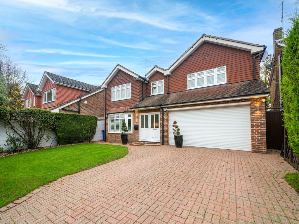 4 bed detached house for sale in Walsingham Park, Chislehurst, Kent BR7
