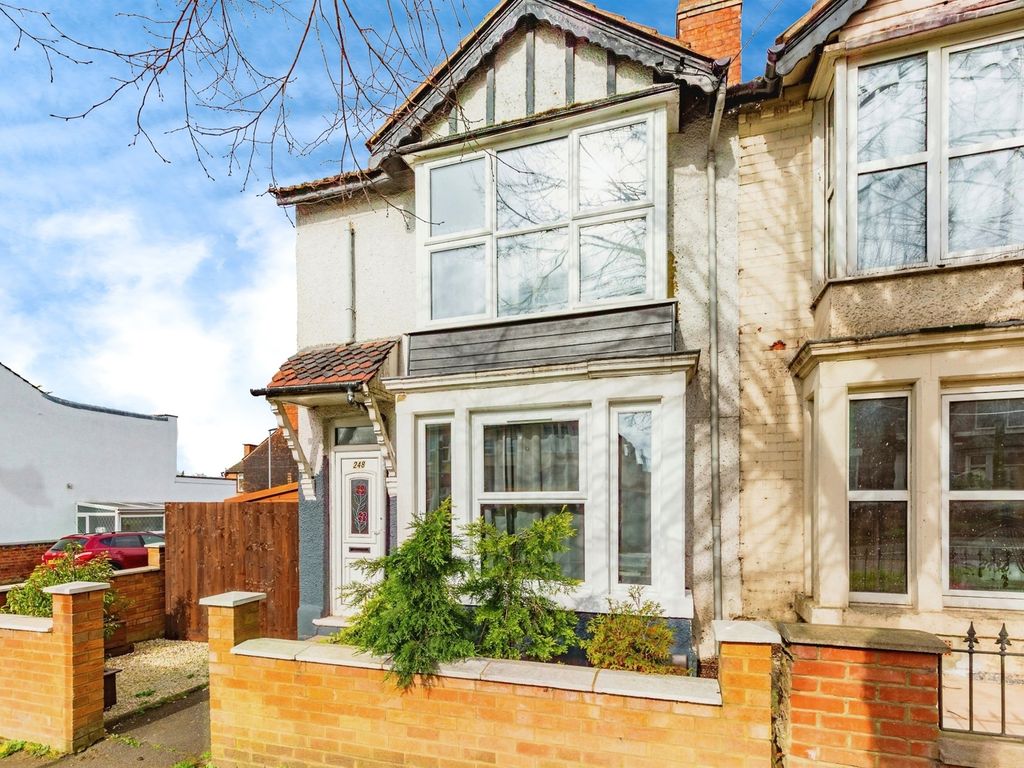 2 bed end terrace house for sale in Wellingborough Road, Rushden NN10