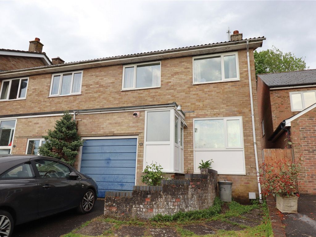 3 bed end terrace house for sale in Willowdene Close, New Milton