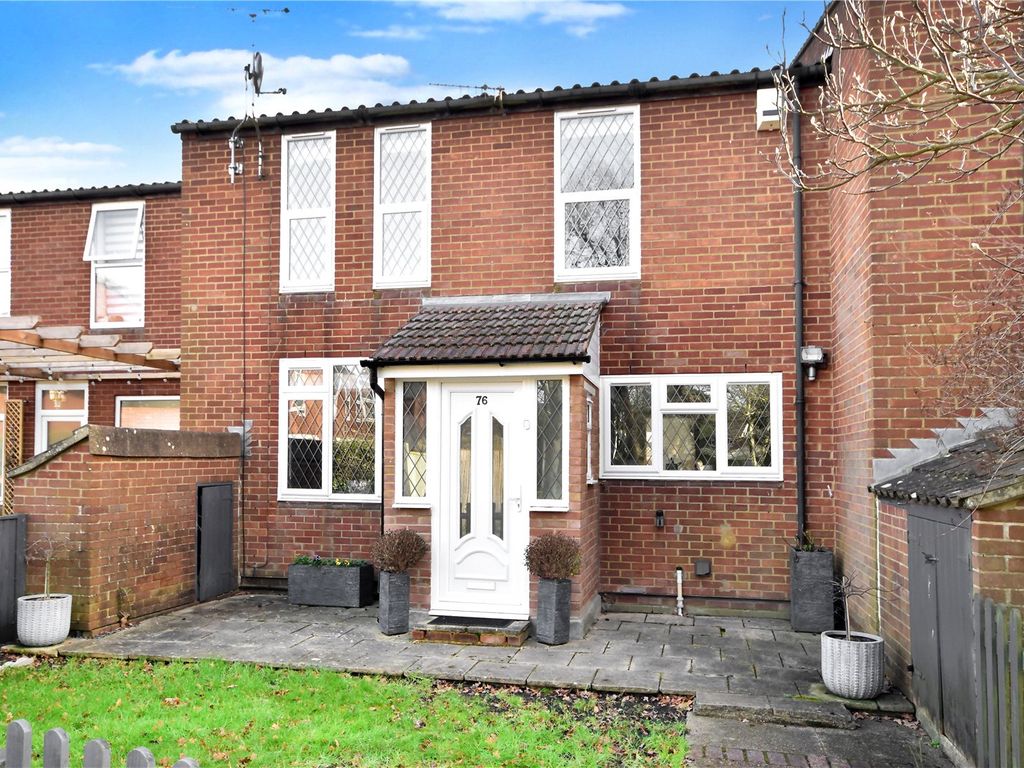 3 bed terraced house for sale in Horley, Surrey RH6, £425,000 Zoopla