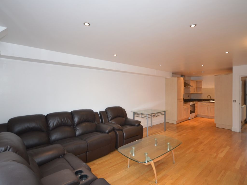 1 bed flat for sale in Green Street, London E7, £275,000 Zoopla