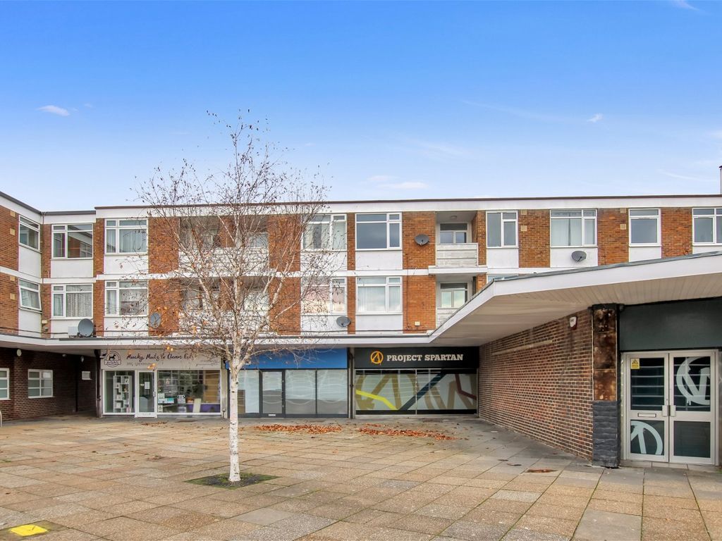 2 bed flat for sale in Broadwater Boulevard Flats, Broadwater, Worthing
