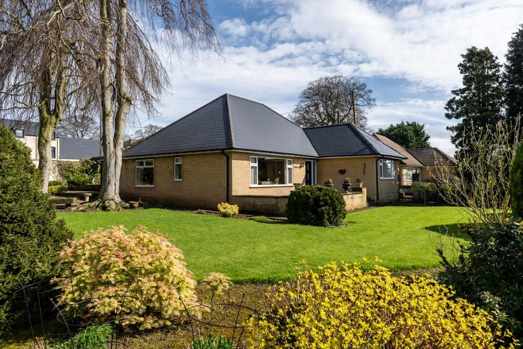 3 bed detached bungalow for sale in Worksop Road, Clowne, Chesterfield