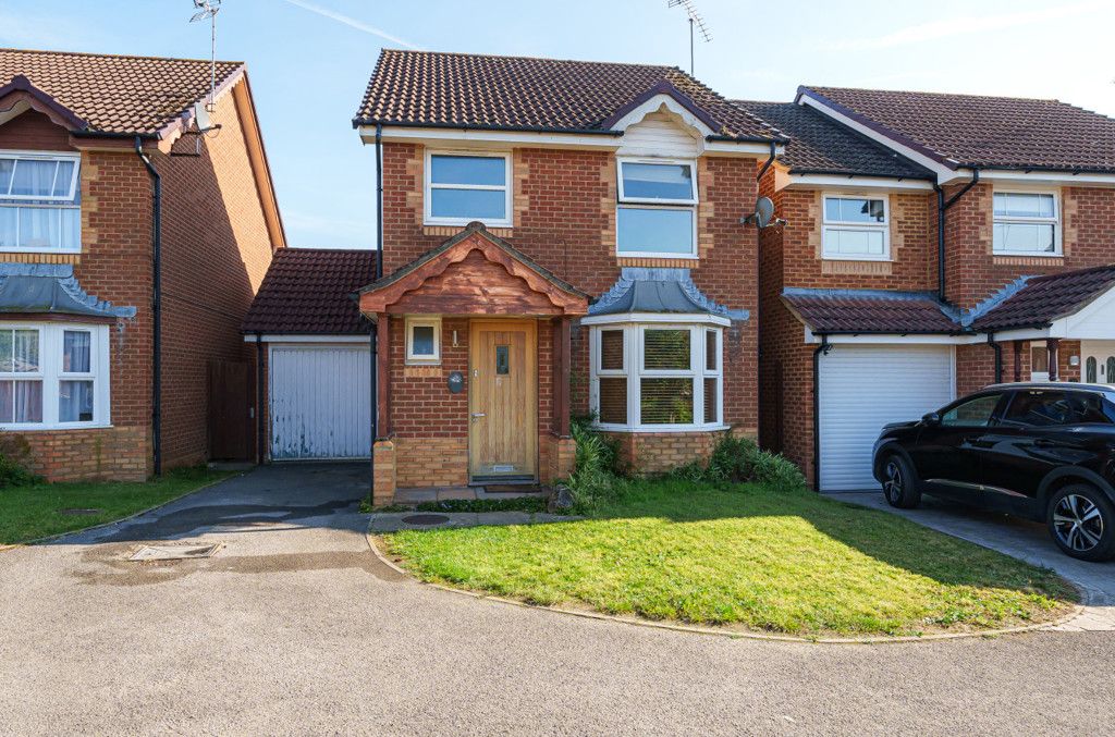 3 bed detached house for sale in Blanchard Close, Woodley, Reading RG5
