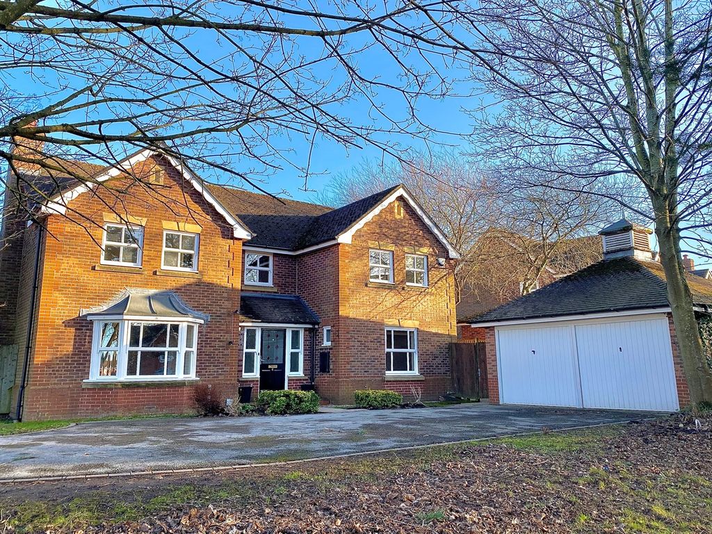 4 bed detached house for sale in Chepstow Close, Tytherington