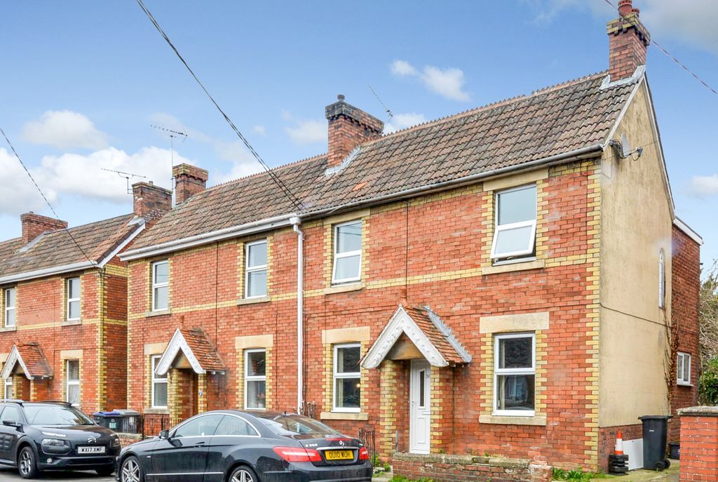 3 bed semidetached house for sale in Dursley Road, Trowbridge BA14