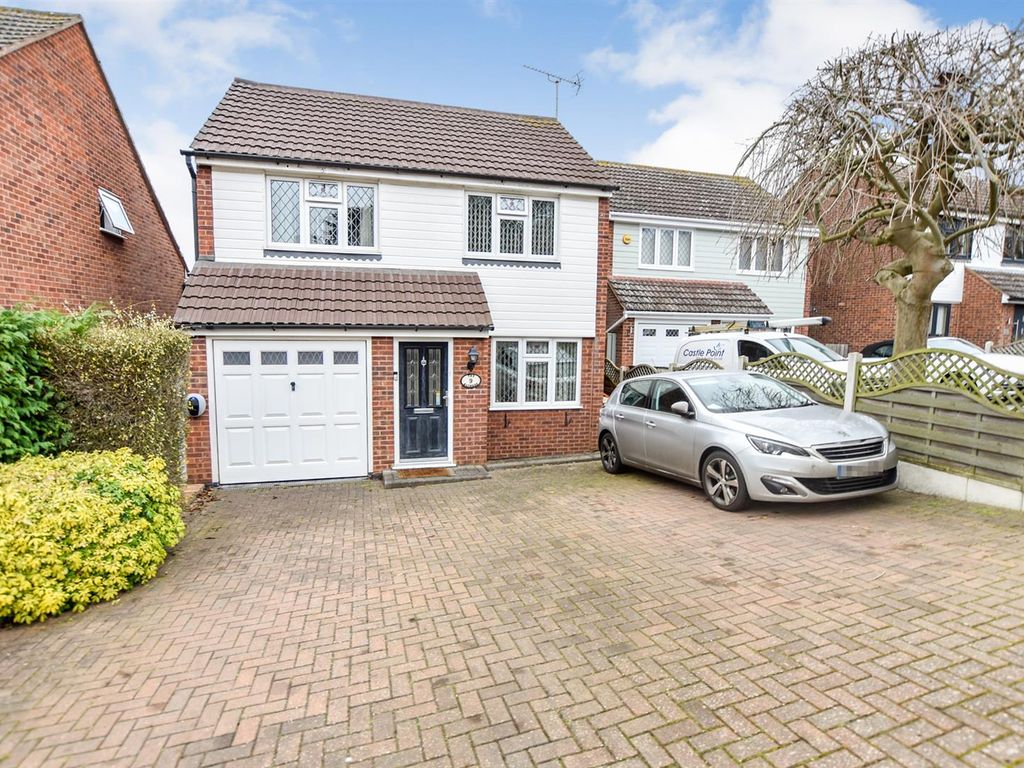 4 bed detached house for sale in Glyders, Benfleet SS7 Zoopla
