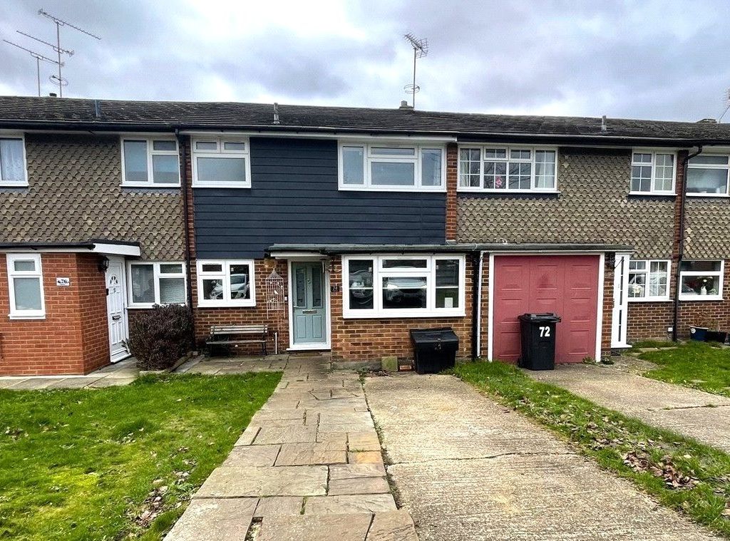 3 bed terraced house for sale in Kingsway, Blackwater, Camberley
