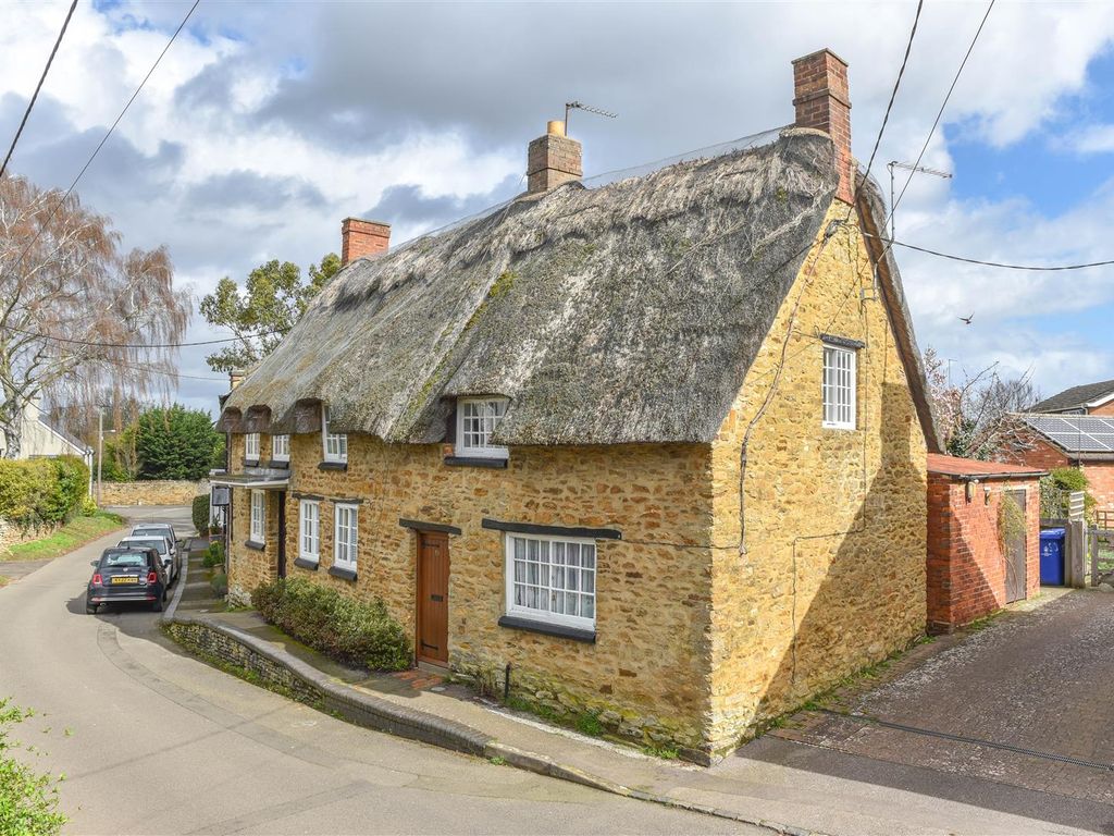 2 bed cottage for sale in High Street, Milton Malsor, Northampton NN7