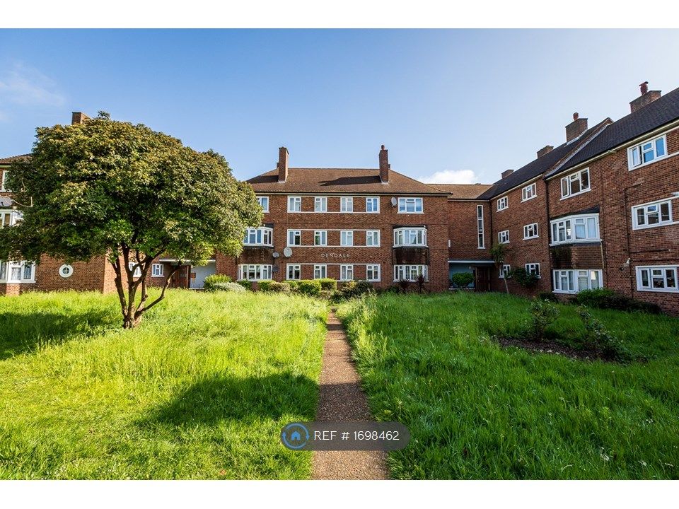 2 bed flat to rent in Creswick Road, London W3 Zoopla