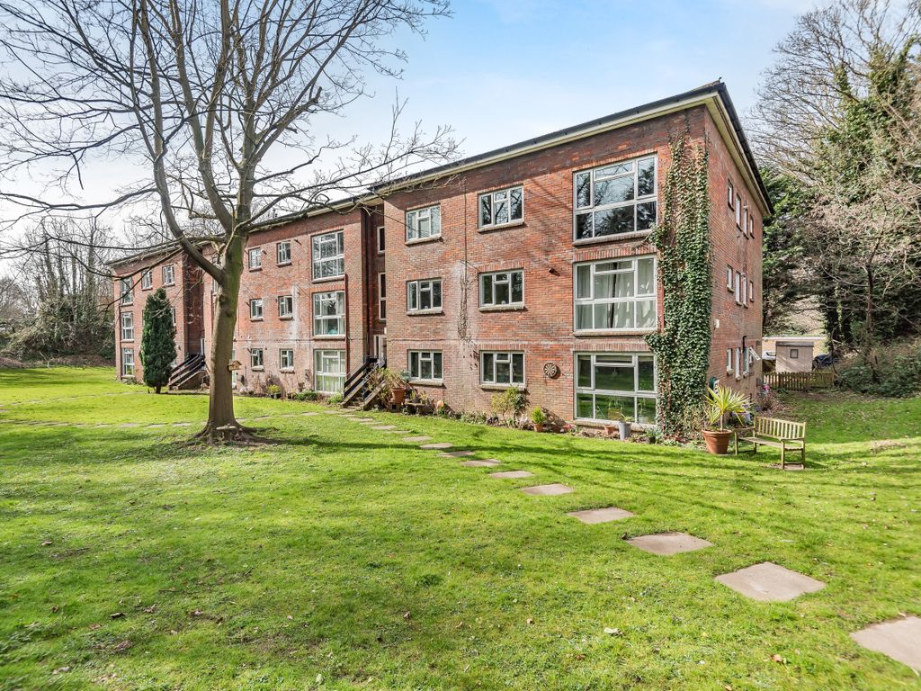 2 bed flat for sale in Mead Place, Berry Lane, Rickmansworth