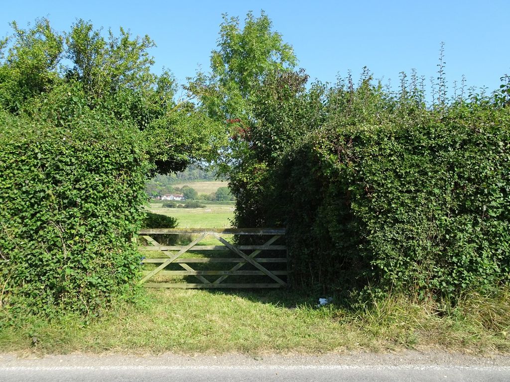 Land for sale in Heaverham Road, Kemsing, Sevenoaks TN15, £65,000 Zoopla