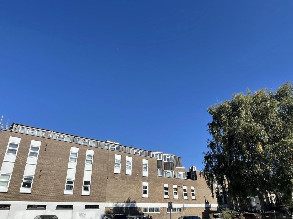 Lodge Lane, North Finchley N12  