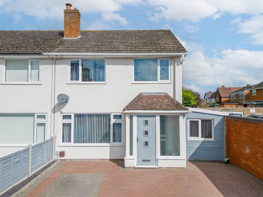 3 bed semidetached house for sale in Melbourne Road, Bromsgrove B61, £