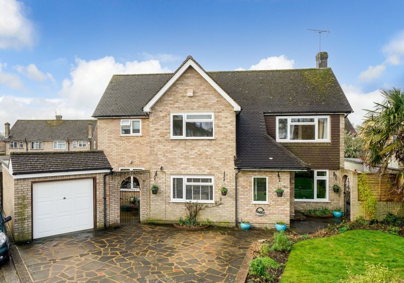 4 bed detached house for sale in Eastwick Crescent, Rickmansworth WD3