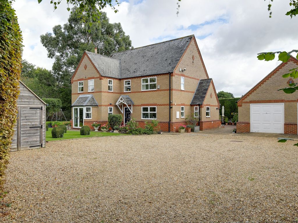 4 bed detached house for sale in Main Road, Elm PE14, £800,000 - Zoopla