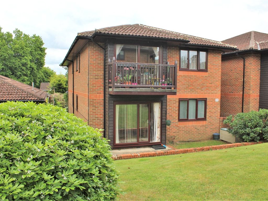 The Ferns, Bricksbury Hill, Farnham, Surrey GU9  