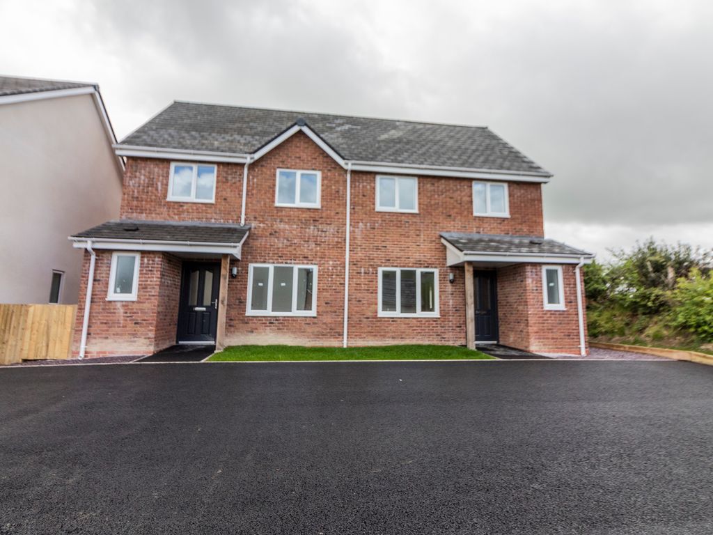 3 bed semidetached house for sale in Cysgod Y Gyrn, Powys, Llansilin