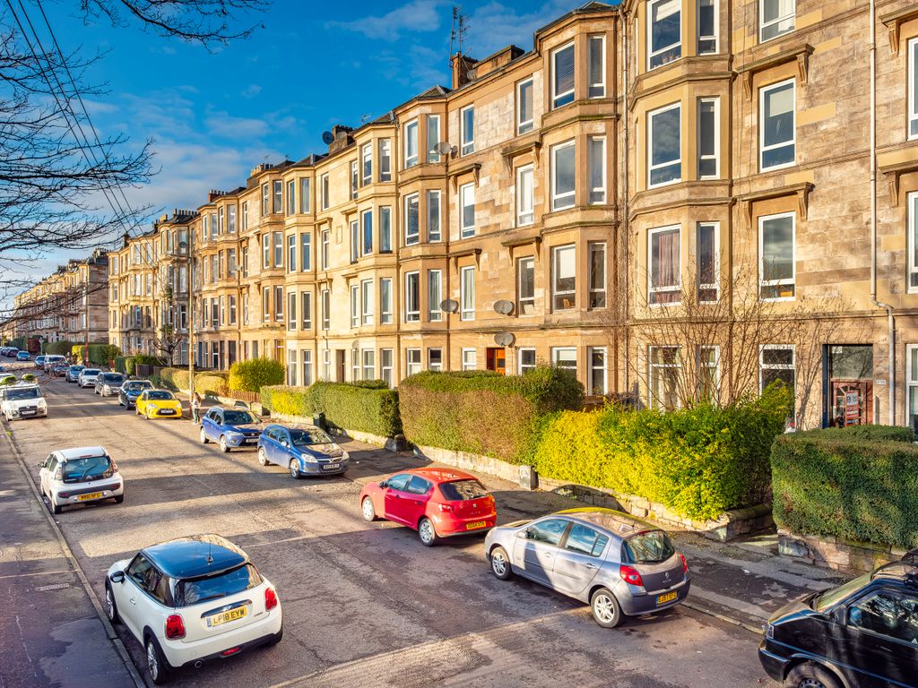 2 bed flat for sale in Onslow Drive, Dennistoun, Glasgow G31, £175,000